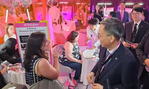 K-Beauty Personal Color Experience booth with visitors